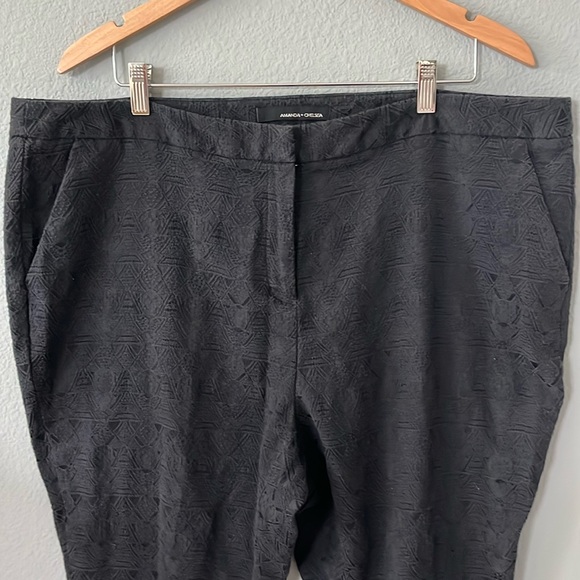 Amanda+Chelsea women’s plus size 20W pants, black patterned material - Picture 3 of 9